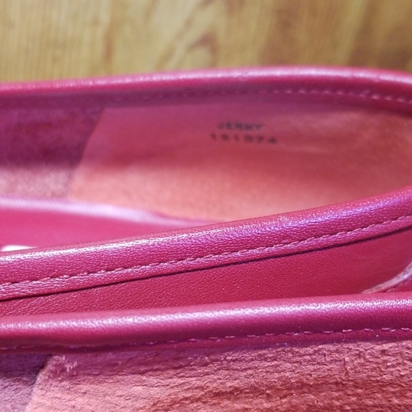 Capezio Red Leather Style Slip-On Shoes 9.5M - Picture 5 of 8